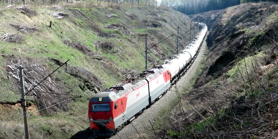 Грузовой локомотив 2ЭС10 Гранит